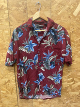 Vintage 90s men’s unisex burgundy Pierre Cardan Rayon Floral Hawaiian beach scene surf Shirt size me